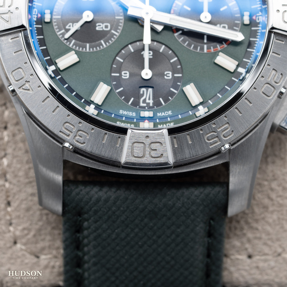 Breitling Avenger B01 Chronograph 42 AB0146 Green Dial Green Strap Steel Automatic Box and Manuals