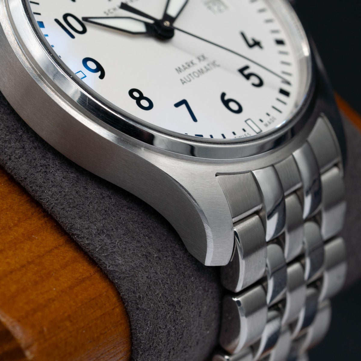 IWC Pilot's Watch Mark XX IW328208 White/Silver Dial Bracelet Full Kit Warranty to 2032