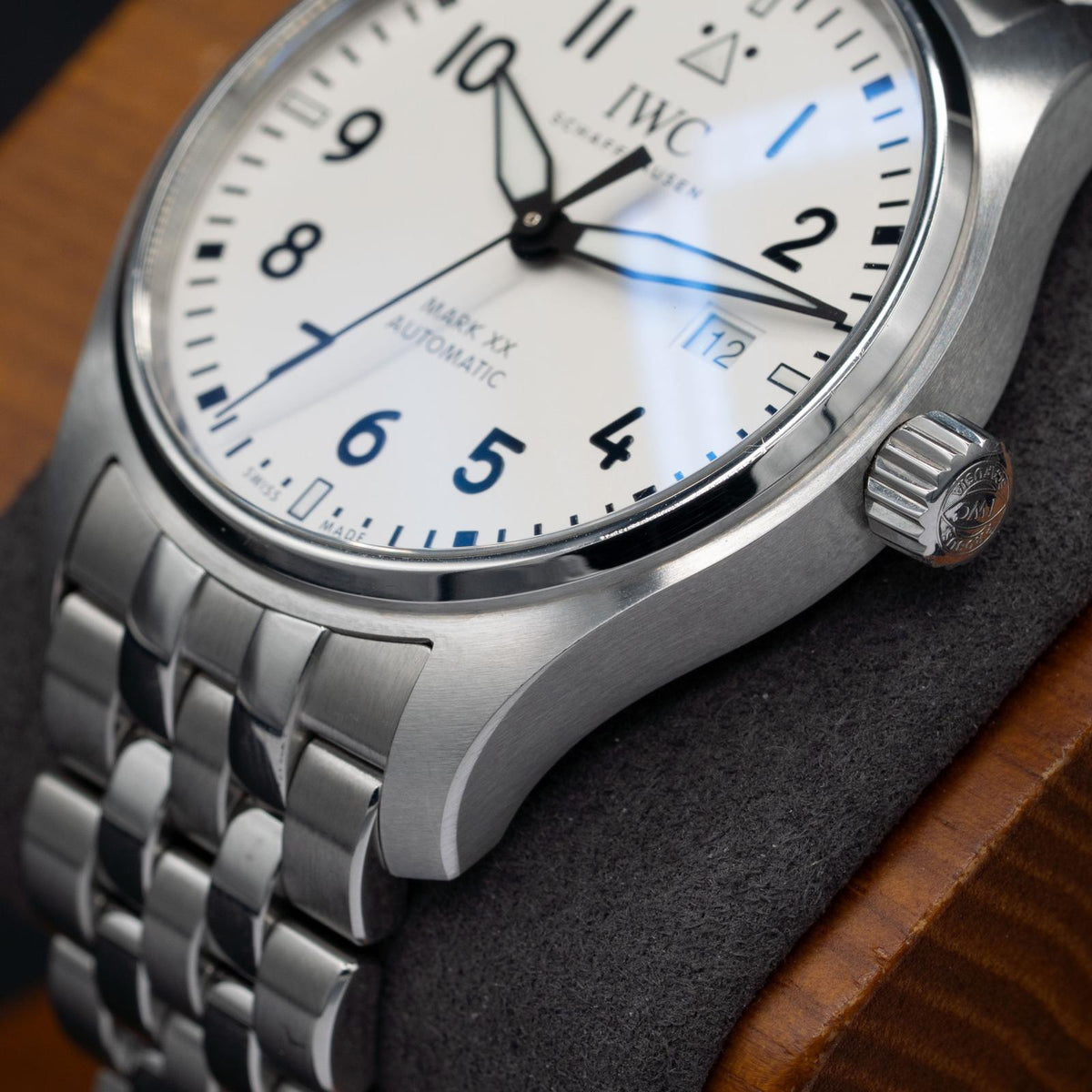 IWC Pilot's Watch Mark XX IW328208 White/Silver Dial Bracelet Full Kit Warranty to 2032
