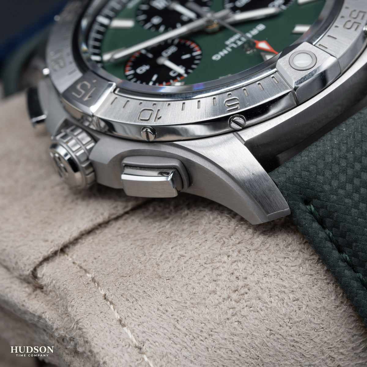 Breitling Avenger B01 Chronograph 42 AB0146 Green Dial Green Strap Steel Automatic Box and Manuals