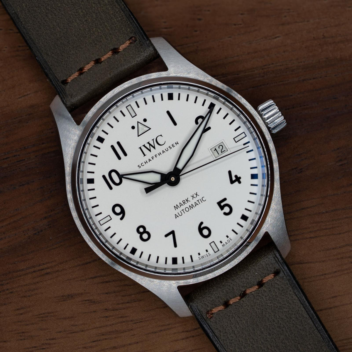 IWC Pilot's Watch Mark XX IW328208 White/Silver Dial Bracelet Full Kit Warranty to 2032