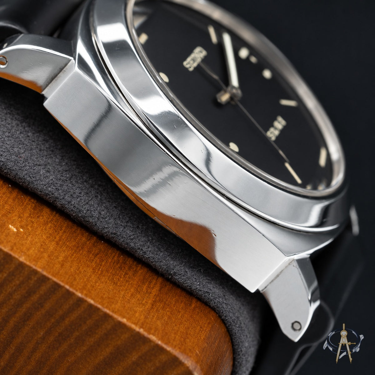 2009 Panerai Luminor Base PAM00112 | 44mm | Steel | Sandwich Dial | Box & Papers