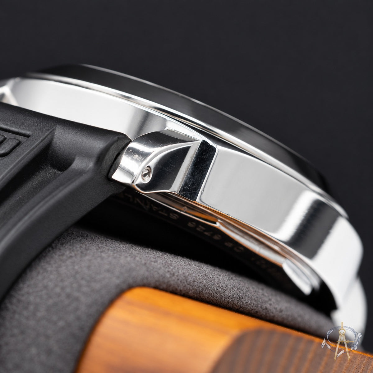 2009 Panerai Luminor Base PAM00112 | 44mm | Steel | Sandwich Dial | Box & Papers