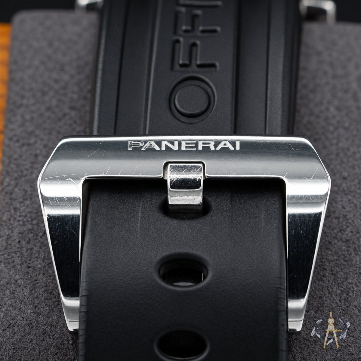 2009 Panerai Luminor Base PAM00112 | 44mm | Steel | Sandwich Dial | Box & Papers