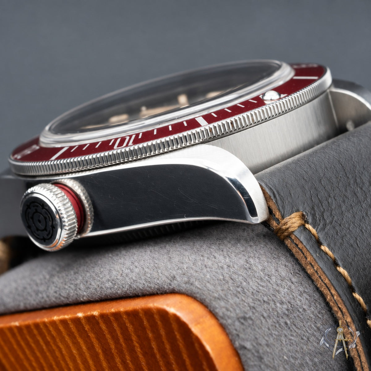 Tudor Black Bay Heritage Burgundy | 79230R-0005 | 41 | Steel | Box & Extra Strap