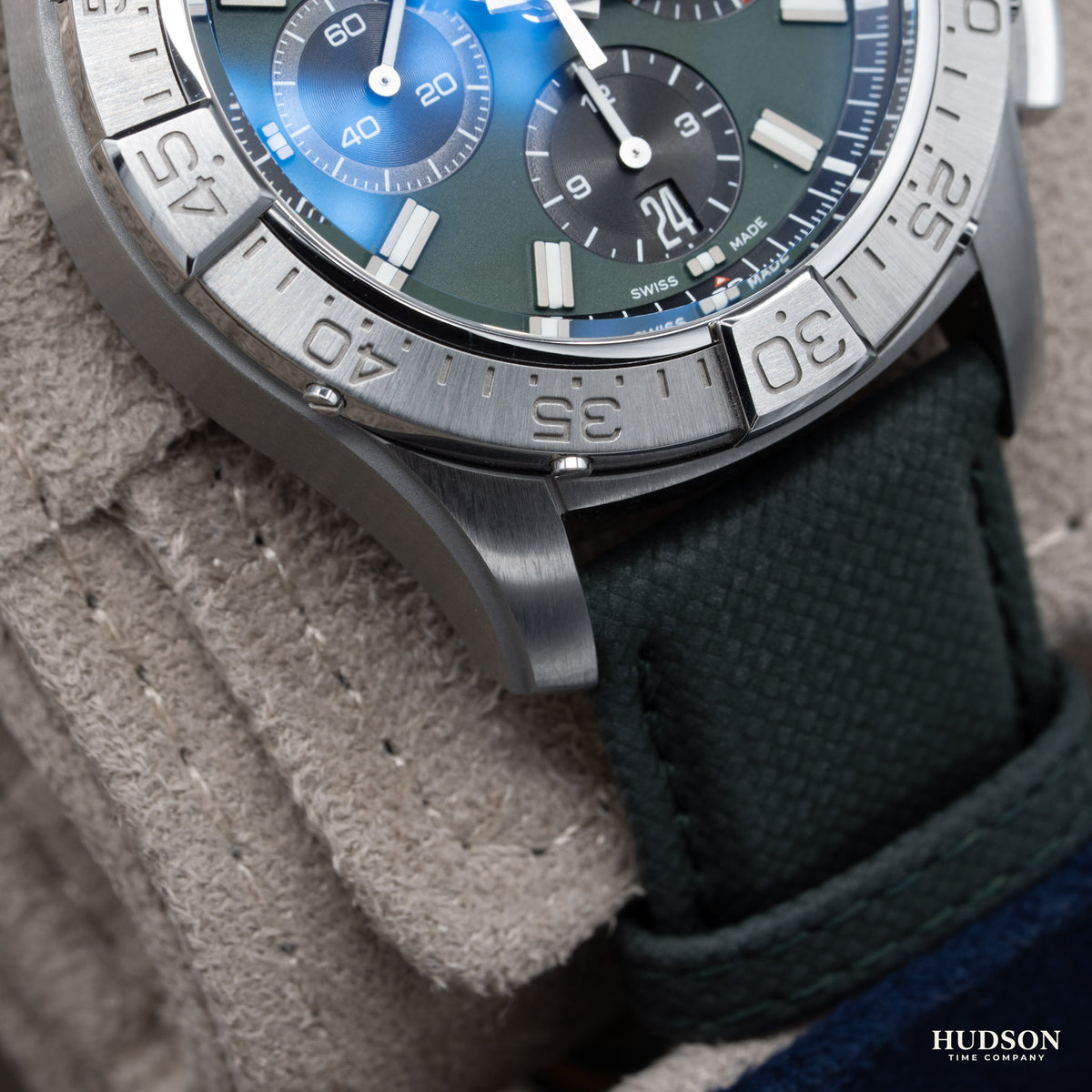 Breitling Avenger B01 Chronograph 42 AB0146 Green Dial Green Strap Steel Automatic Box and Manuals