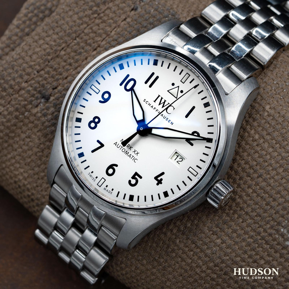 IWC Pilot's Watch Mark XX IW328208 White/Silver Dial Bracelet Full Kit Warranty to 2032