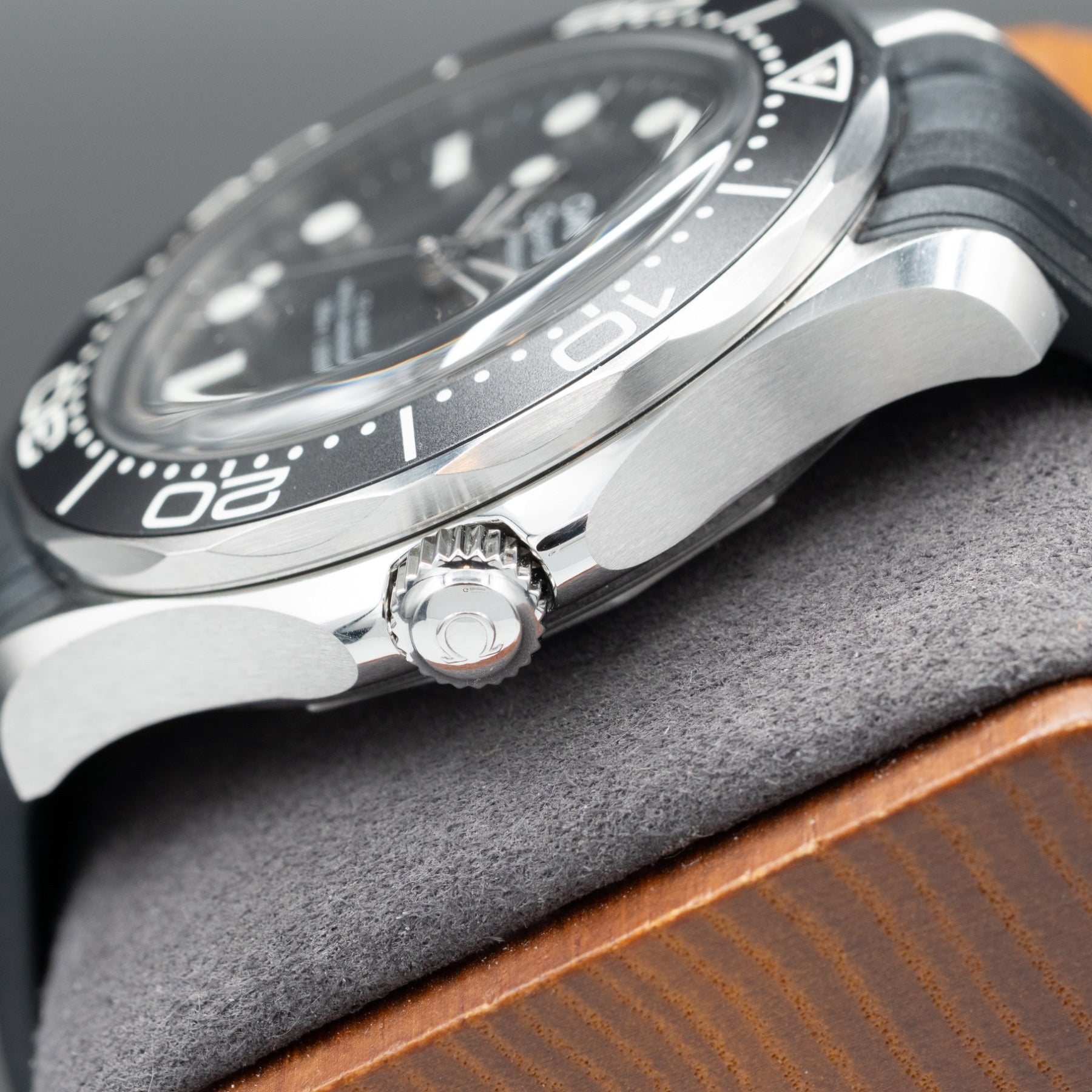 Omega Seamaster Pro 300m No-Date w/ Extras