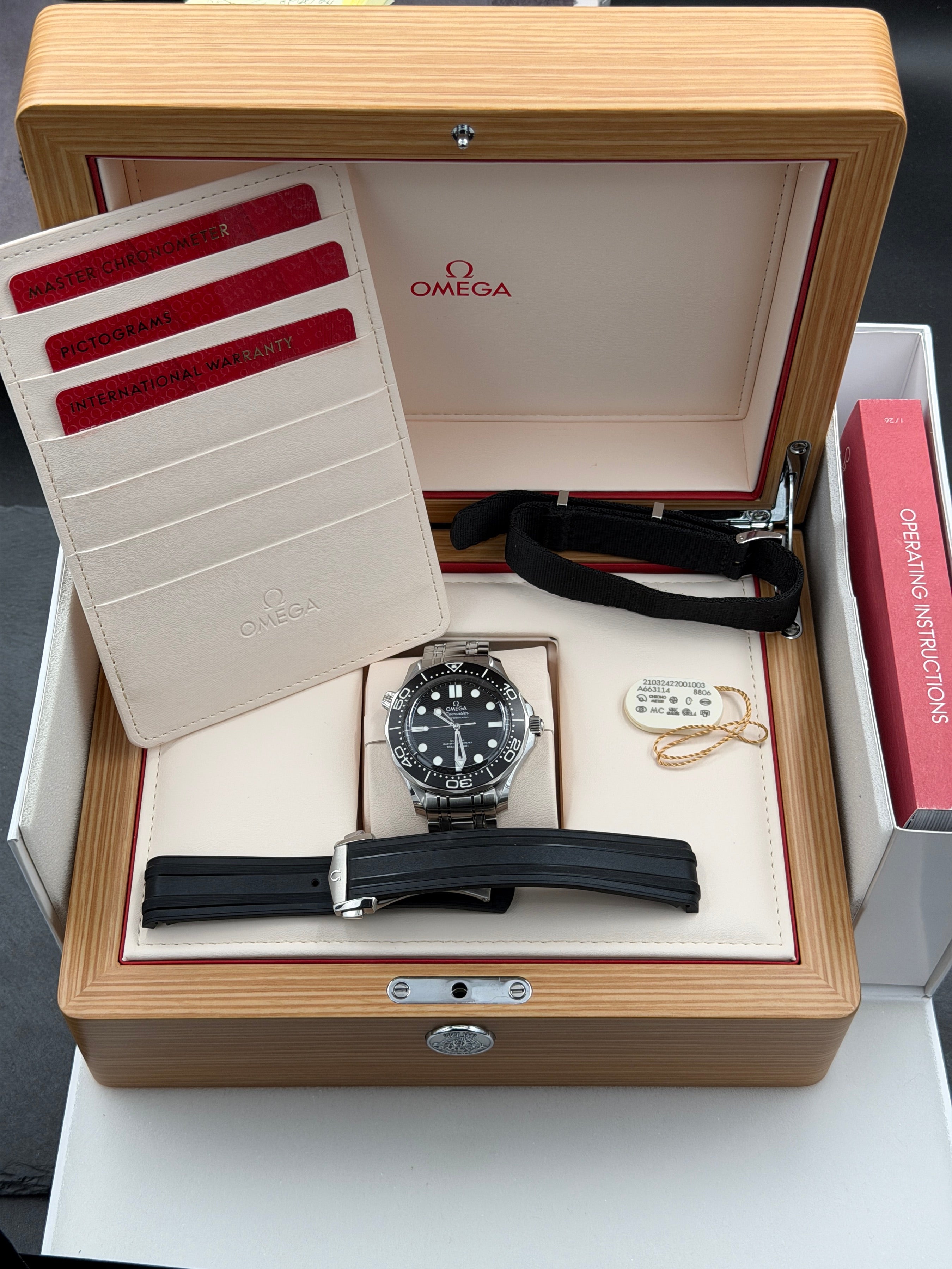 Omega Seamaster Pro 300m No-Date w/ Extras