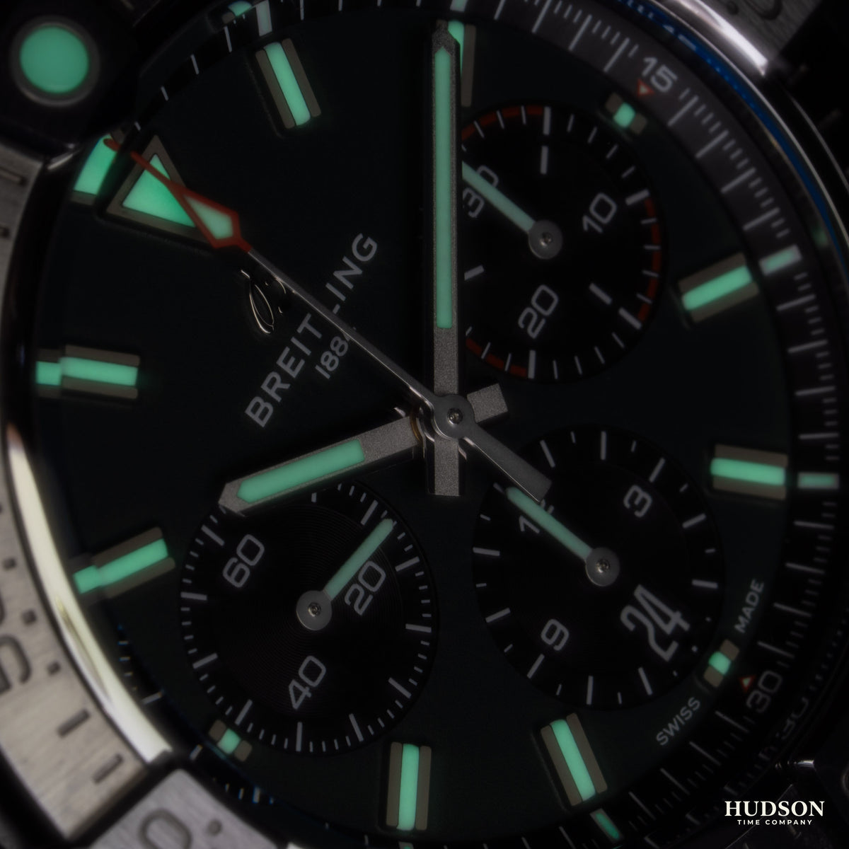 Breitling Avenger B01 Chronograph 42 AB0146 Green Dial Green Strap Steel Automatic Box and Manuals