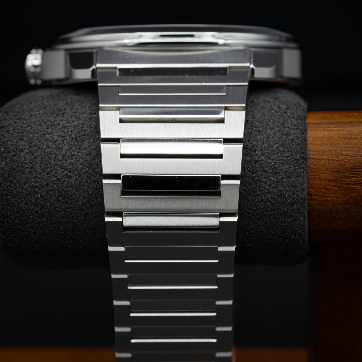 Bulgari Octo Roma | Ref. 103738 | 41mm | White Dial | Steel | 2025 | Full Set